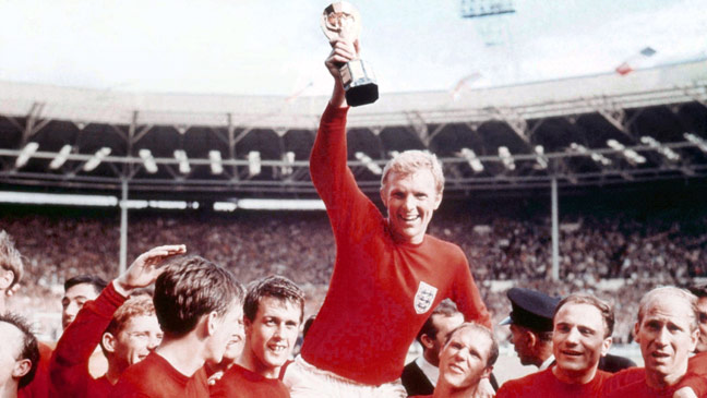 england-captain-bobby-moore-holds-the-jules-rimet-trophy-aloft-after-the-4-2-win-over-germany-136399507155402601-150729170436